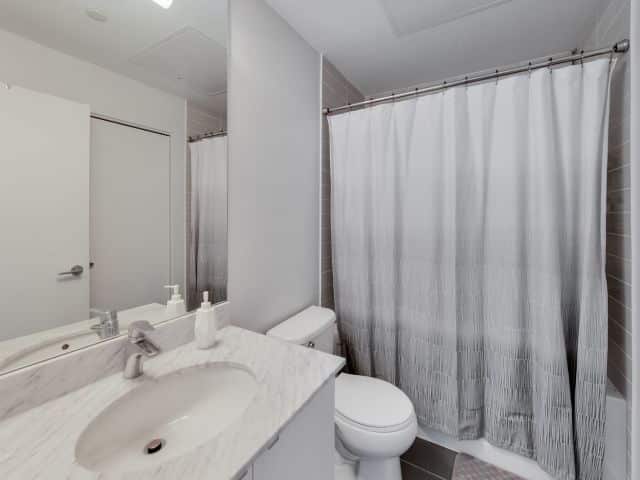715-51 East Liberty - Camber - Bathroom