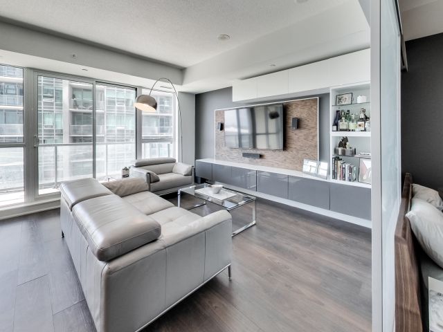 715-51 East Liberty – Camber – Living